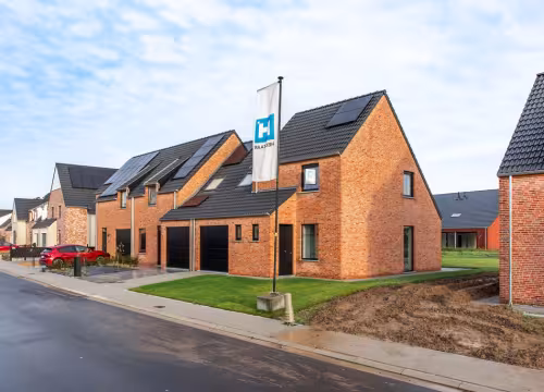 Landelijke nieuwbouwwoningen in rode baksteen